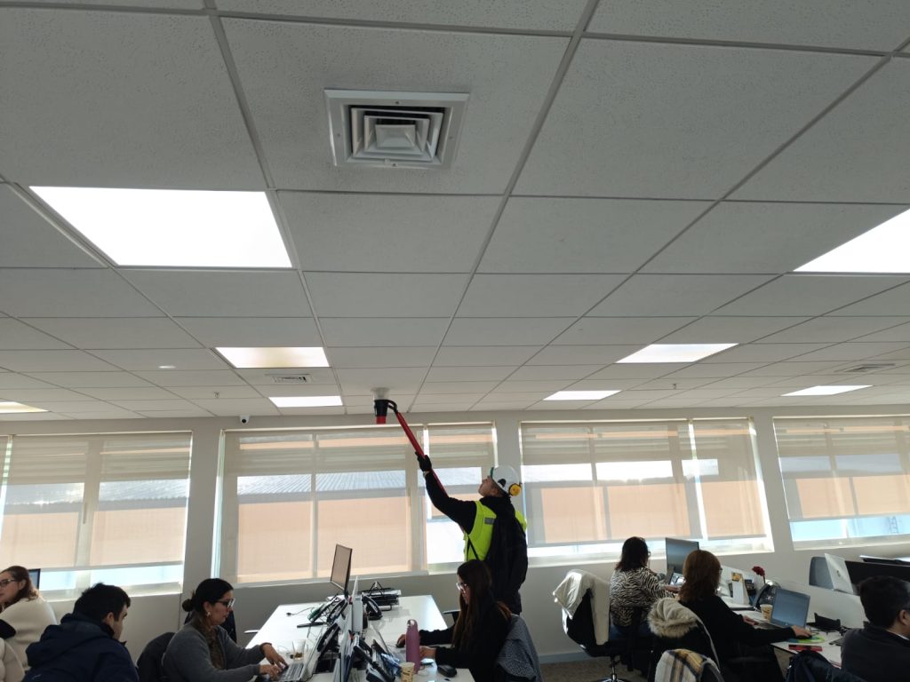 Inspección pruebas y mantenimiento a sistemas de alarmas, detectores de humo, temperatura